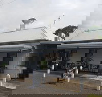 Woolsthorpe National Hotel