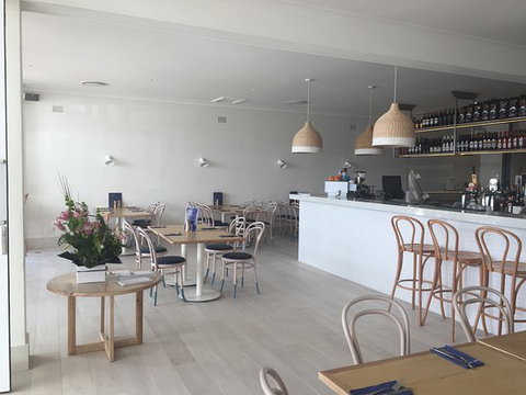 Tony's Italian Ristorante Bar & Seafood - Tourism Caloundra 0