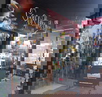 Cozy Coffee Shop - Tourism Caloundra