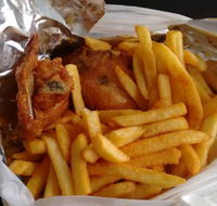 Poulet Chicken Food - Tourism Caloundra