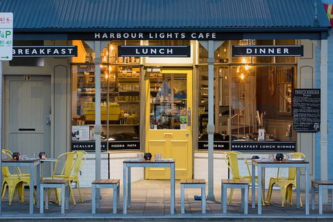 Harbour Lights Cafe - Tourism Caloundra 0