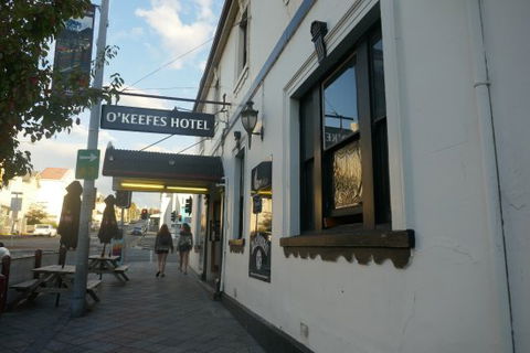O'Keefe's Hotel - Tourism Caloundra 0