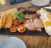 Warnies Cafe - Tourism Caloundra