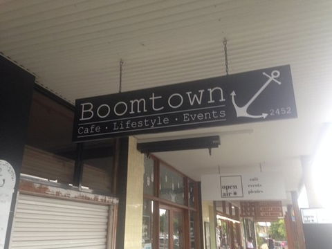 Boomtown 2452 - Tourism Caloundra 0