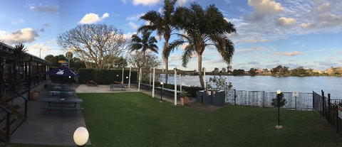 Riverview Hotel - Tourism Caloundra 0