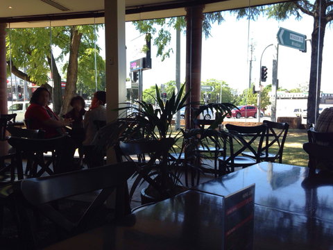 Bull & Bush Inn - Tourism Caloundra 0