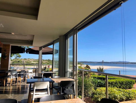 Reef Bar And Grill - Tourism Caloundra 0