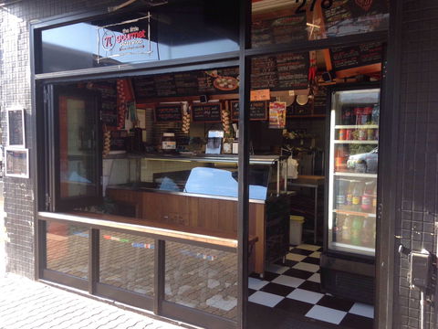 The Little Gourmet Pizza Shop - Tourism Caloundra 0