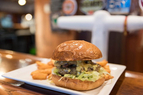 Panton Hill Hotel - Tourism Caloundra 0