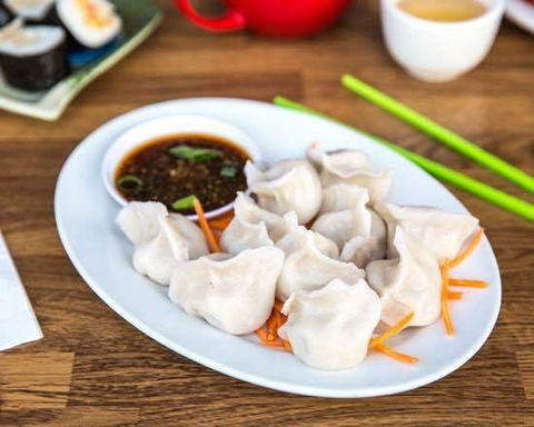 YoYo Noodle Sushi Dumpling Bar - Tourism Caloundra 0