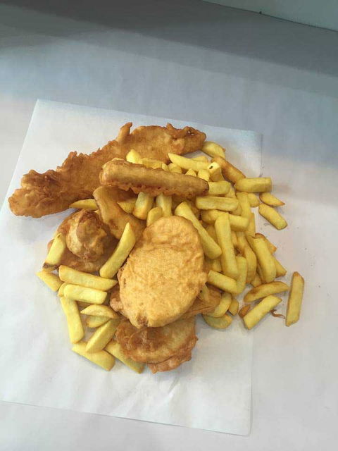Snappas Fish 'n' Chippery - Tourism Caloundra 0