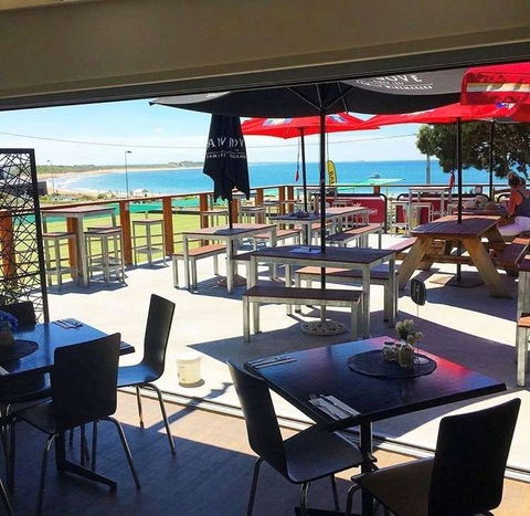 The Greens Bistro & Bar - Tourism Caloundra 0