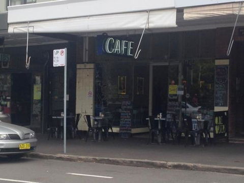 Madame Frou Frou - Tourism Caloundra 0