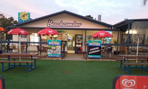 Beachcomber Cafe - Tourism Caloundra 0