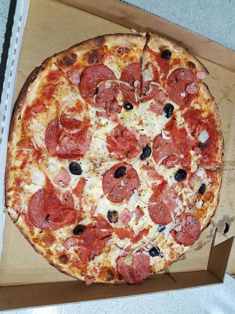 Goofy's Pizza House - Tourism Caloundra 0