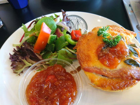 Jamaica Blue - Bentley - Tourism Caloundra 0