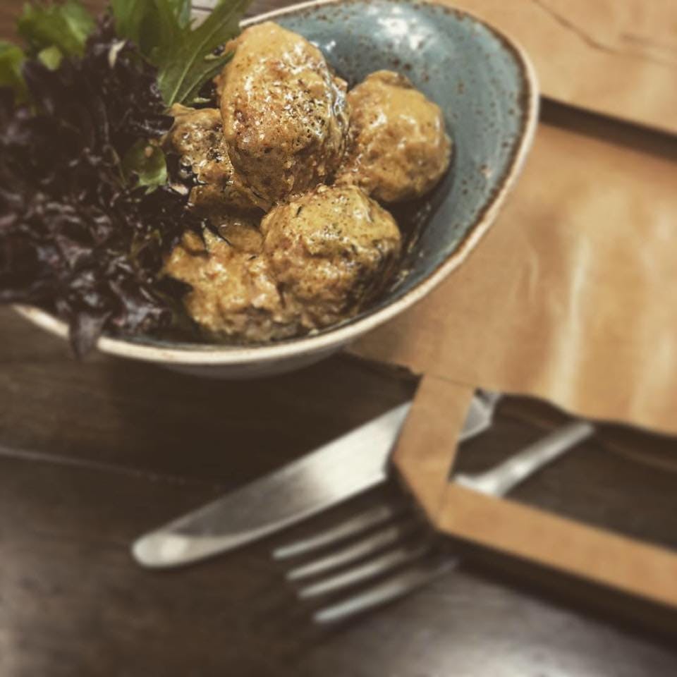 Ada VIC Tourism Caloundra