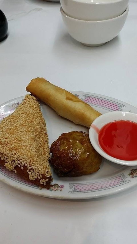 Peking Inn - Tourism Caloundra 0