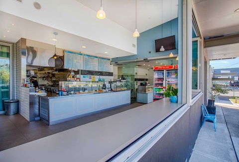 Seafood Works At Sans Souci - Tourism Caloundra 0