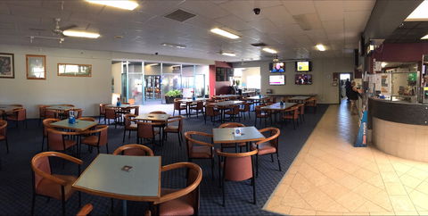The Country Club - Vincentia - Tourism Caloundra 1