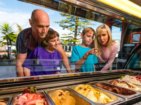 Lennox Gelato And Coffee Co - Tourism Caloundra 0