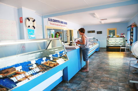 S.D. Caputo And Sons - Tourism Caloundra 2