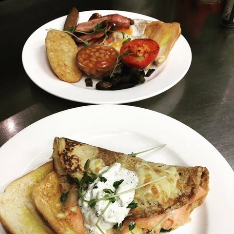 Two Black Sheep Cafe - Tourism Caloundra 0