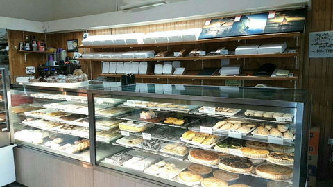 Monbulk Tasty Chicken And Fish And Chip - Tourism Caloundra 0