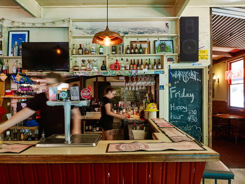 The Harrietville Snowline Hotel - Tourism Caloundra 2
