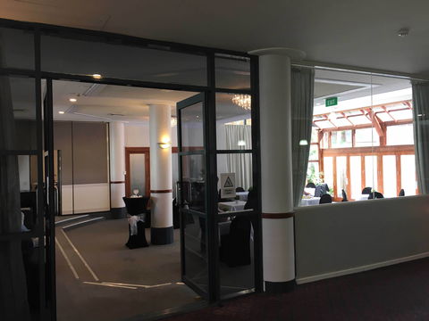Bayswater Hotel - Tourism Caloundra 0