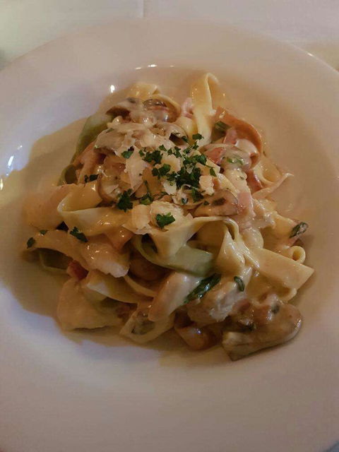 La Costa Cafe Restaurant - Tourism Caloundra 0