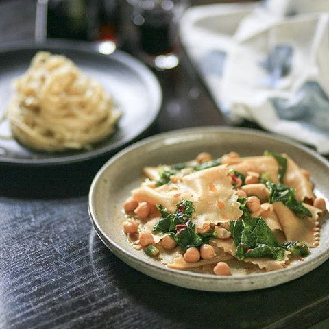 Rina's - Tourism Caloundra 0