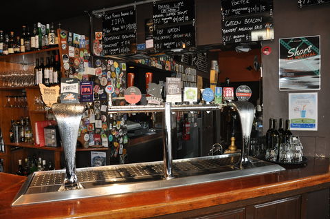 The Mallow Hotel - Tourism Caloundra 2