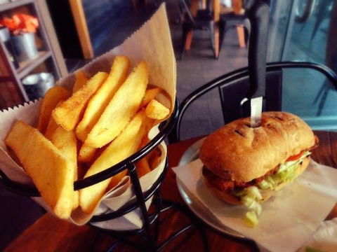 Fish On Fire - Glebe - Tourism Caloundra 0