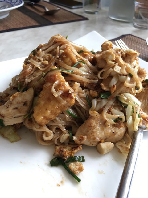 Thai On High Street - Tourism Caloundra 3