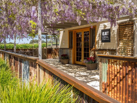Flavours Of The Riverland - Tourism Caloundra 1