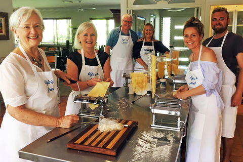 Life's A Feast - Tourism Caloundra 0