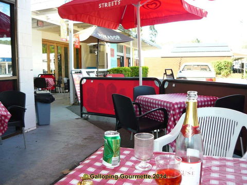 Funky Dory - Tourism Caloundra 0