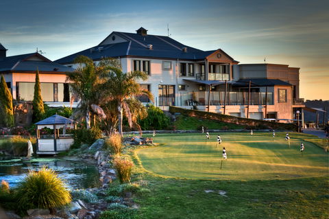 Baudins Restaurant At McCracken Country Club - Tourism Caloundra 0