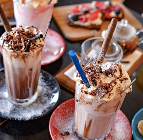 Jacaranda Coffee Lane - Tourism Caloundra 0