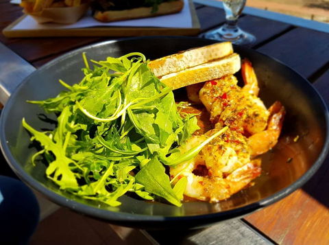 Oceanside Bar - Tourism Caloundra 0