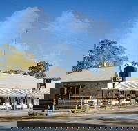 Sevenhill Hotel - Tourism Caloundra