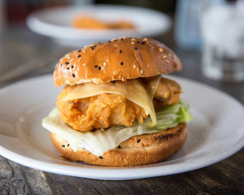 VIA9 Cafe & Bar - Tourism Caloundra 0
