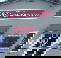 Smithtown Riverview Hotel