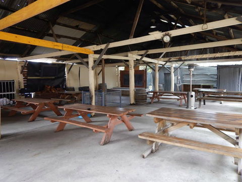 The Clubhouse Hotel - Tourism Caloundra 1