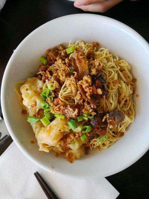 Two Hand Noodle Shop - Tourism Caloundra 0