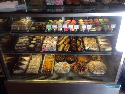 Euro Lounge Patisserie - Tourism Caloundra 0