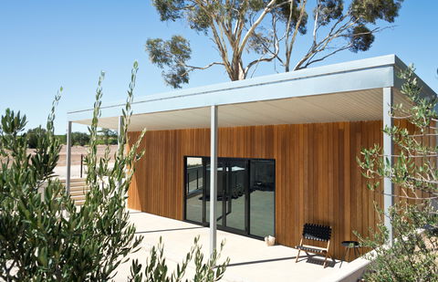 Izway Wines - Tourism Caloundra 1