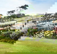 Metung Hotel - Tourism Caloundra