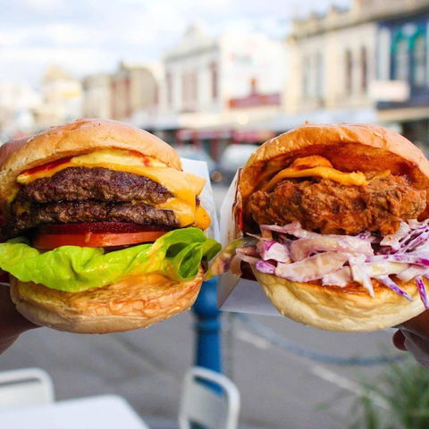Pattysmiths Burgers - Templestowe - Tourism Caloundra 0